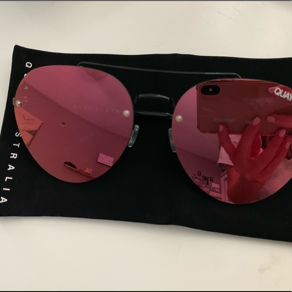 Brand new never worn Quay sunglasses
